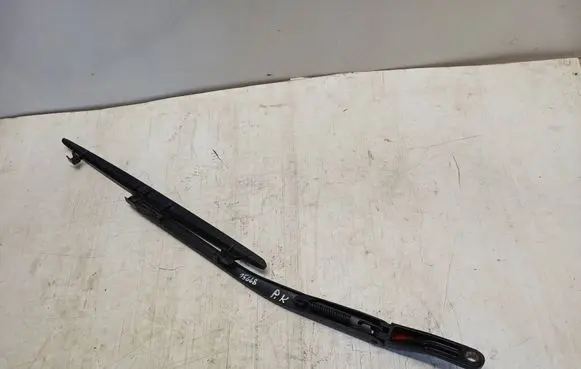 Peugeot 607 Front wiper blade arm 