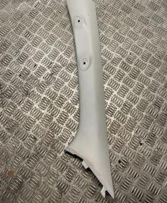 Toyota Hilux (AN10, AN20, AN30) (A) pillar trim