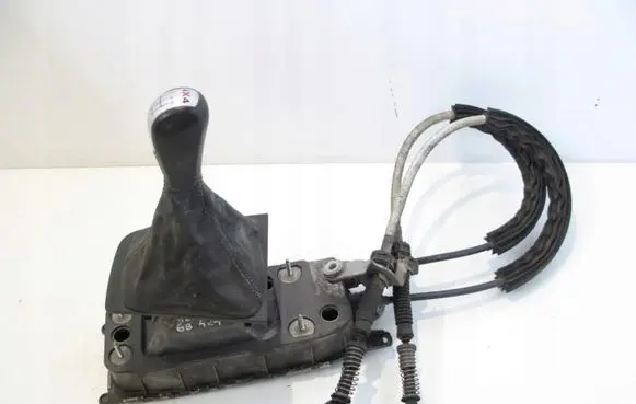Volkswagen Golf V Gear selector/shifter in gearbox Array