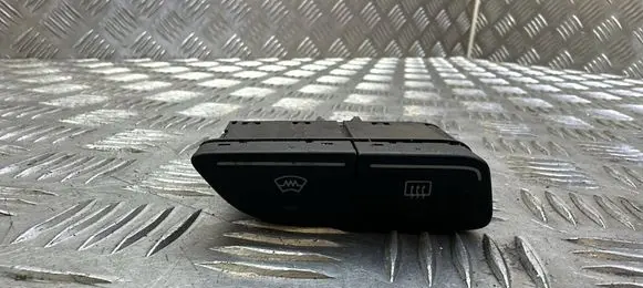 Ford Kuga II Windscreen/window heater switch AM5T18K574AC
