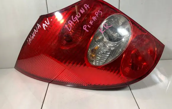 Renault Laguna II Rear/tail lights 8200002471