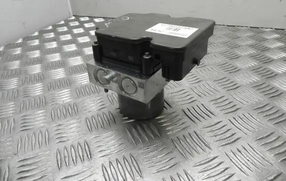 Maserati Levante ABS control unit/module 670103738 VD18357