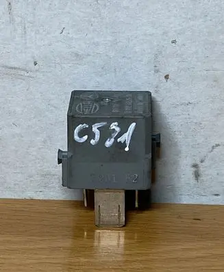 Mercedes-Benz Vito Viano W638 Other relay C581 4RA00779307