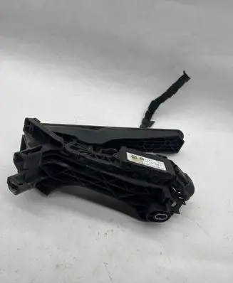 Volkswagen Touran I Accelerator throttle pedal 1T1721503H 6PV00868900
