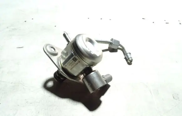 Infiniti Q50 Fuel injection high pressure pump A2740700501