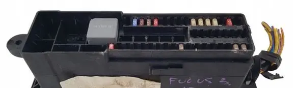 Ford Focus Relay mounting block av6t14k131ab4car