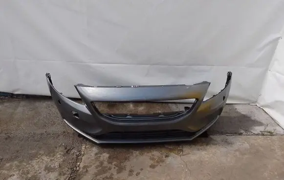 Volvo V40 Front bumper 31283732