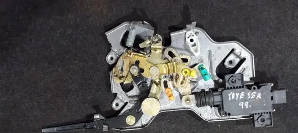 Chrysler Voyager Front door lock
