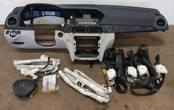 Mercedes-Benz C W204 Airbag set with panel 2046805787
