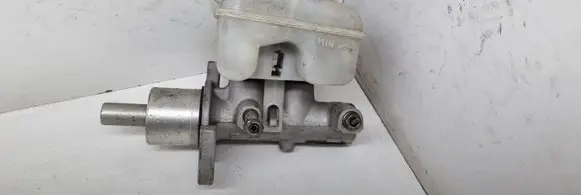 Master brake cylinder