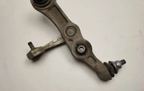 Mercedes-Benz C W205 Front lower control arm/wishbone A2053306101