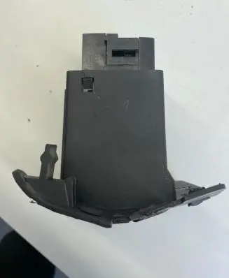 Volkswagen PASSAT B6 Ignition lock 3C0905843