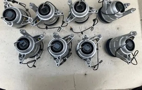 Engine mount vacuum valve