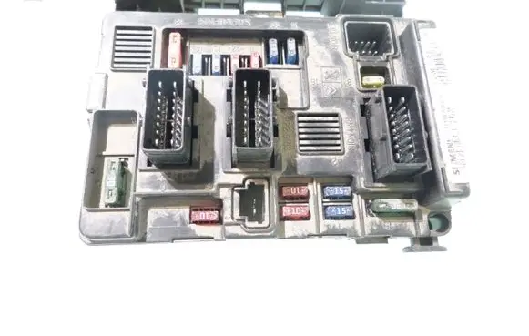Peugeot Partner Fuse module 9643498980 964349898000 T118470002E