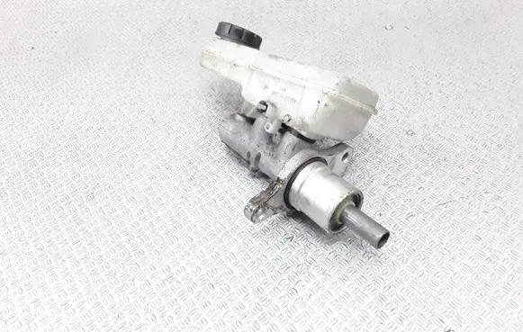Mitsubishi Colt Master brake cylinder 32067272D