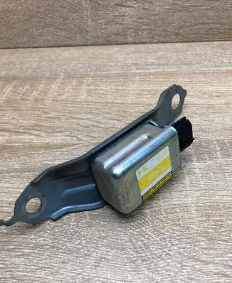 Toyota Prius (XW20) Airbag deployment crash/impact sensor 8983347030 1879000911