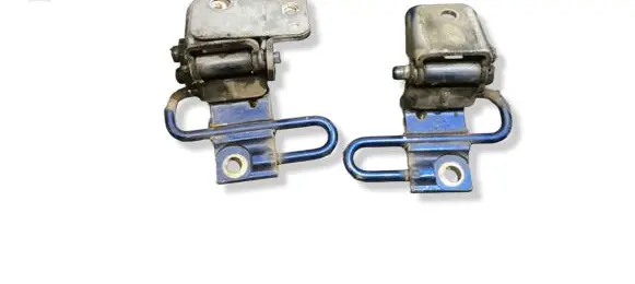 Audi A3 S3 8P Rear door lower hinge 8P4833411