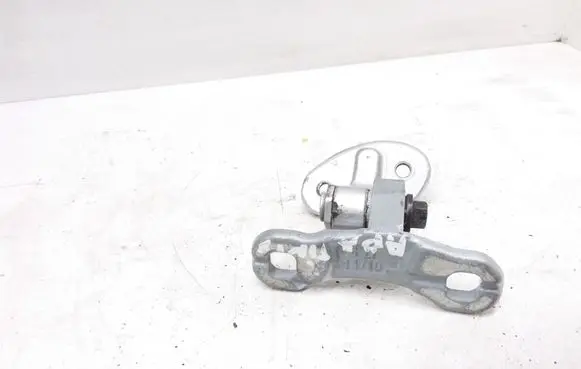 Volvo V50 Rear door lower hinge