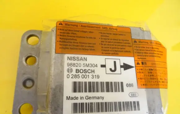Nissan Almera N16 Airbag control unit/module 988205M304 0285001319