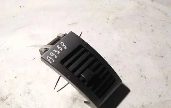 Mitsubishi Outlander Dash center air vent grill gn711-14000