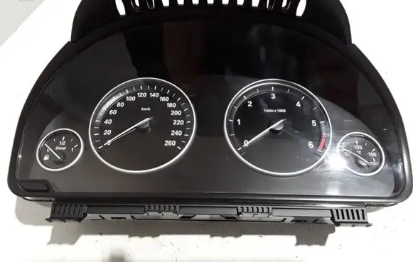 BMW 5 F10 F11 Speedometer (instrument cluster) 9339895