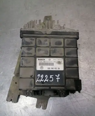Volkswagen PASSAT B4 Engine control unit/module 028906021DM