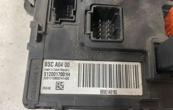 Peugeot 407 Comfort/convenience module S120017001H 9656148180