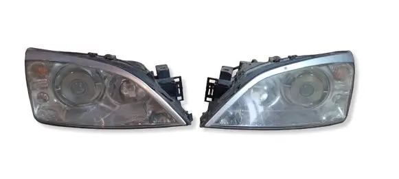Ford Mondeo Mk III Headlights/headlamps set 0301174272