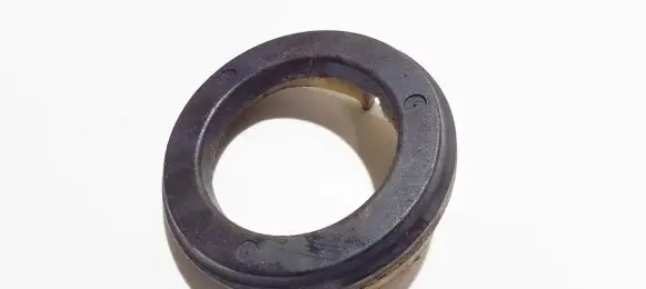 Renault Megane II Coil spring mount 
