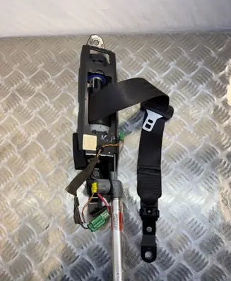 Volvo XC60 Front seatbelt 6152755L0B 0909020514 3417982