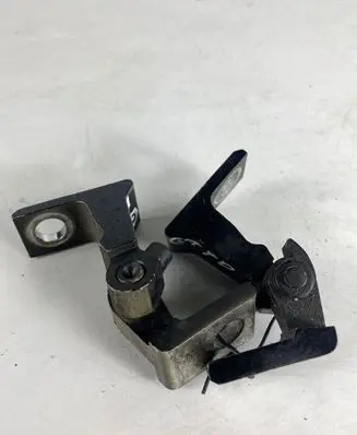 Volkswagen Golf VII Front door hinge set 8K0831402K 8K0831402P
