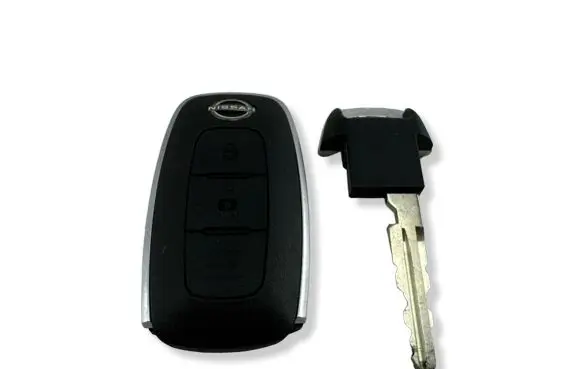 Nissan Juke II F16 Ignition key/card S180146106