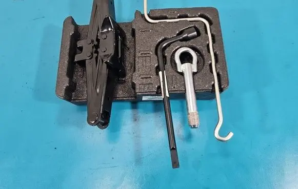 Toyota Corolla E160 E170 Lift Jack IMPRK1566522