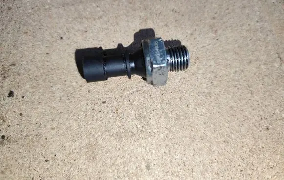 Opel Zafira A Fuel pressure sensor 098234935