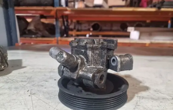 Mercedes-Benz C W203 Power steering pump