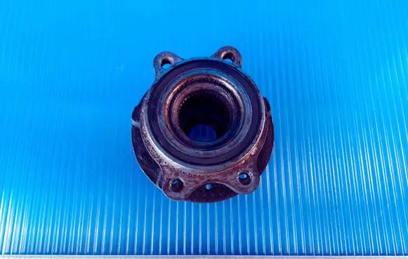 Audi A5 8T 8F Rear wheel bearing hub 4K0407