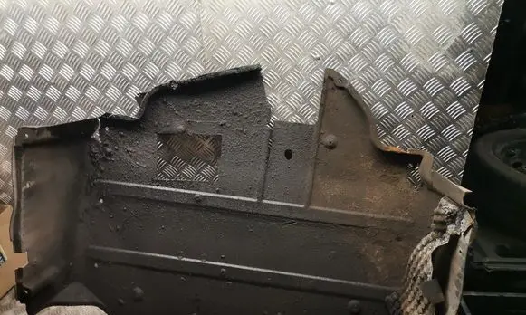 Ford Galaxy Engine splash shield/under tray 