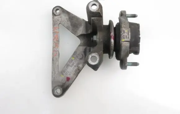 Audi A4 S4 B6 8E 8H Gearbox mounting bracket 8E0399115J 8E0399105J