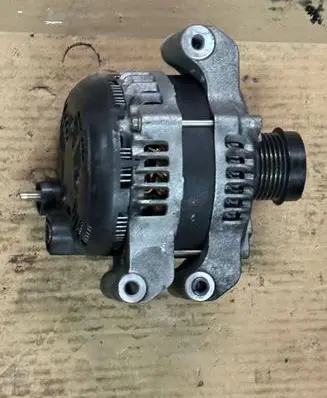 Alfa Romeo Giulia Generator/alternator 670050552 1042110961