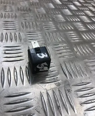 Volkswagen PASSAT B6 Other relay 1K0951253A
