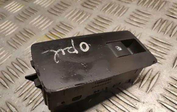 Opel Insignia A Electric window control switch 13301886