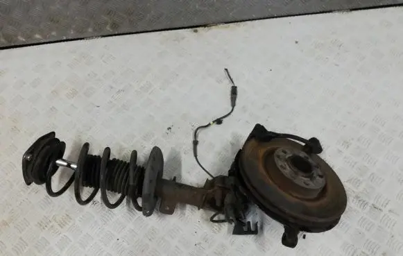 Peugeot 308 Front wheel hub spindle knuckle