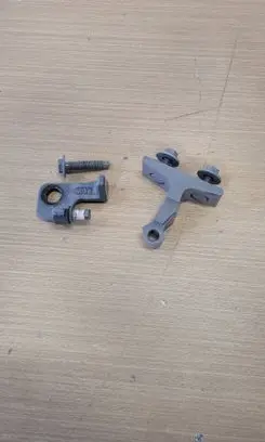 Mercedes-Benz E W214 Front door lower hinge a2147203101
