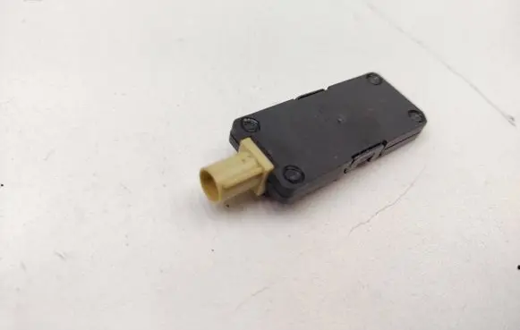 Audi Q3 F3 Aerial GPS antenna 10550905 4N0035509
