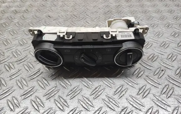 Mercedes-Benz B W245 Climate control unit A1698301385 69780005
