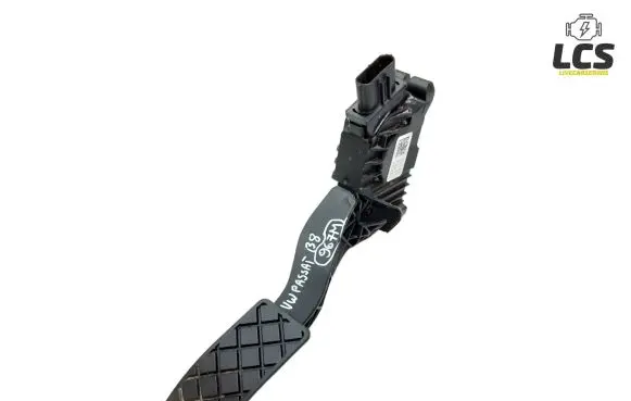 Volkswagen PASSAT B8 Accelerator throttle pedal 5Q1723503