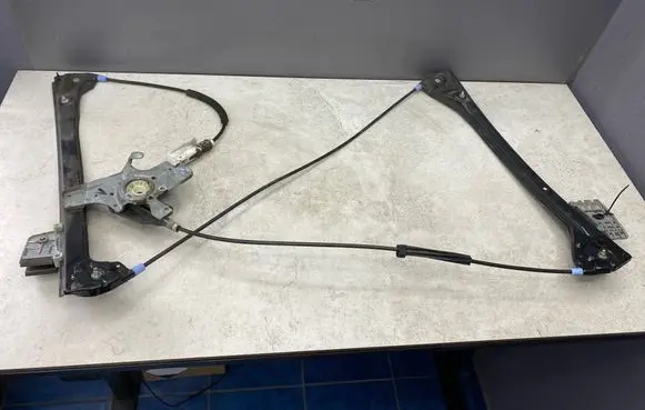 BMW 3 E46 Front door electric window regulator 8204179