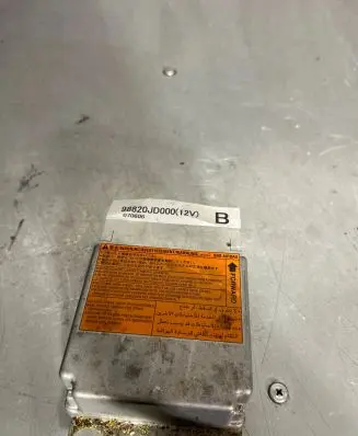 Nissan X-Trail T30 Airbag control unit/module 98820JD000 070606