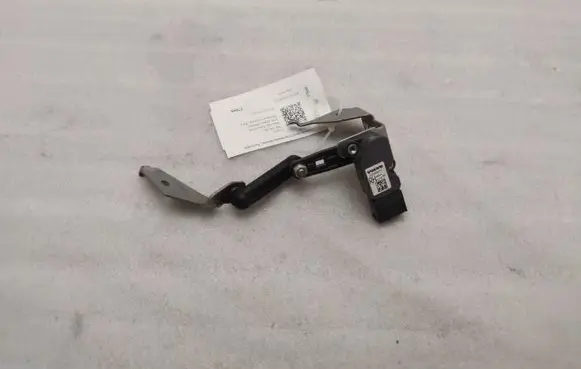 Headlight/headlamp level sensor