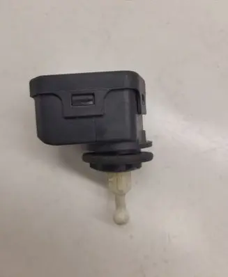Volkswagen Golf IV Headlight level adjustment motor 1J0941295C
